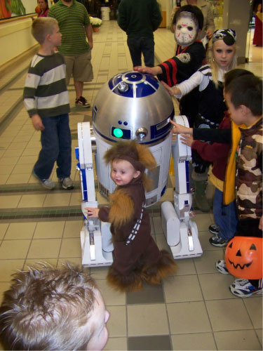 R2-D2 Belknap Mall Halloween Party