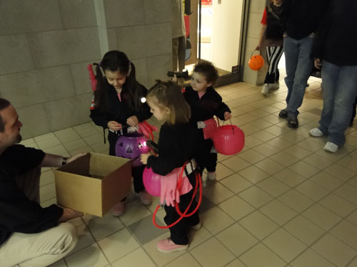 GHOSTBUSTERS HALLOWEEN BELKNAP MALL