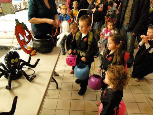 GHOSTBUSTERS HALLOWEEN BELKNAP MALL