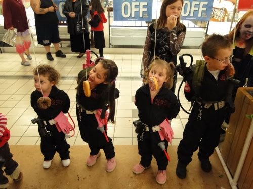 GHOSTBUSTERS HALLOWEEN BELKNAP MALL