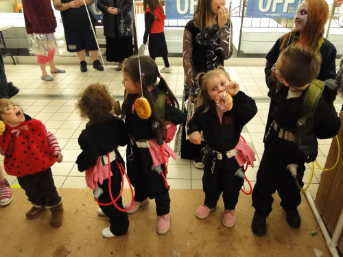 GHOSTBUSTERS HALLOWEEN BELKNAP MALL