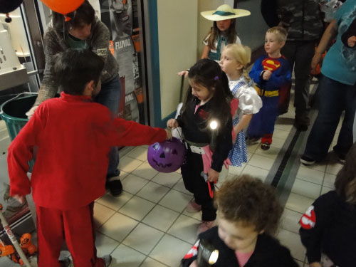 GHOSTBUSTERS HALLOWEEN BELKNAP MALL