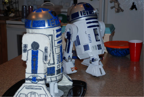 R2-D2 Birthday Cake