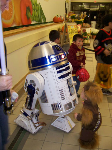 R2-D2 Belknap Mall Halloween Party