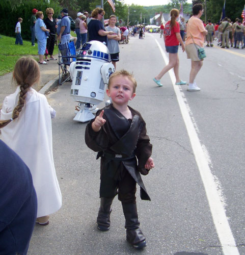 R2-D2 Belmont Old Home Day Parade