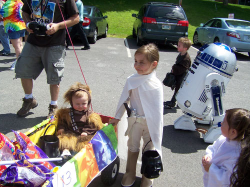 R2-D2 Belmont Old Home Day Parade