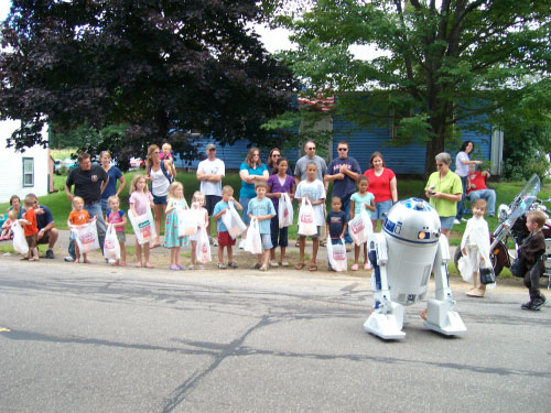 R2-D2 Belmont Old Home Day Parade