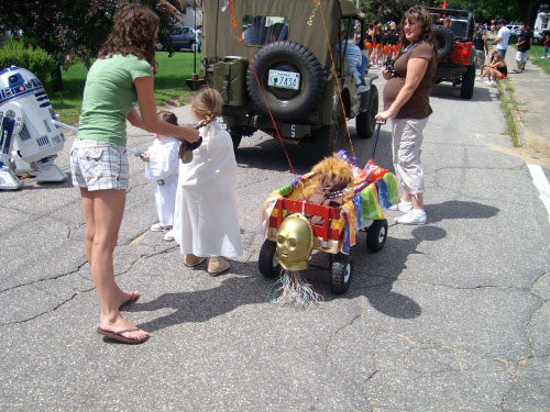 R2-D2 Belmont Old Home Day Parade