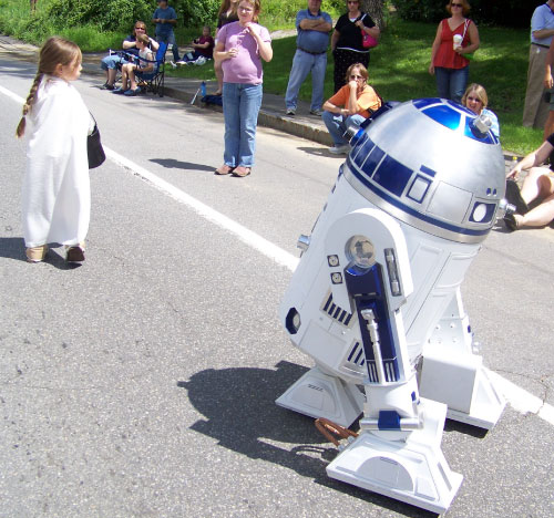R2-D2 Belmont Old Home Day Parade