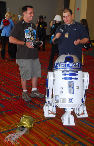 R2-D2 ConnectiCon