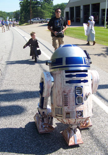 R2-D2 at Gilford Old Home Day Parade