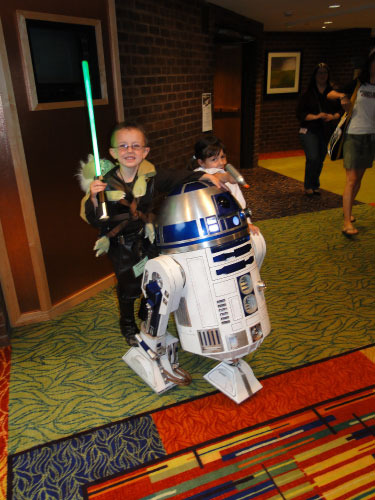 R2-D2 Shore Leave 32 2010