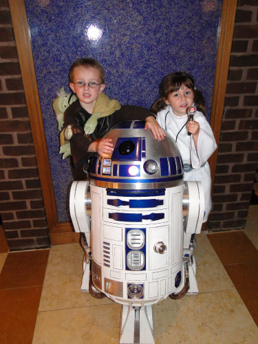 R2-D2 Shore Leave 32 2010