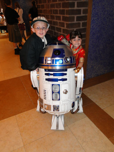 R2-D2 Shore Leave 32 2010