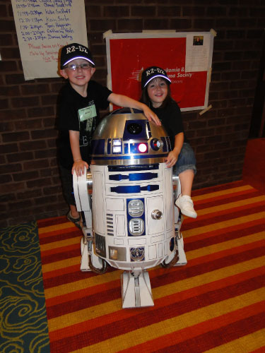 R2-D2 Shore Leave 32 2010