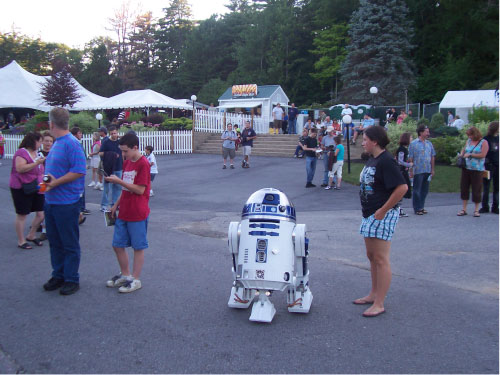 R2-D2 Weird Al Concert