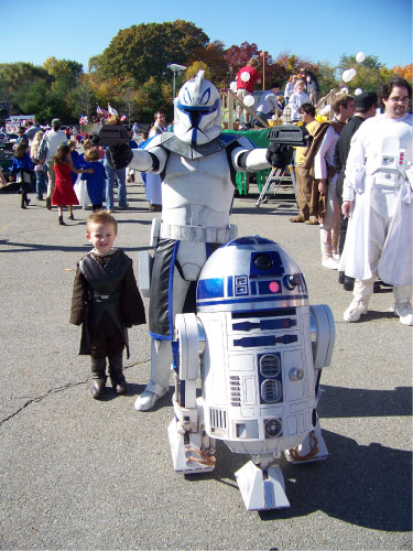 R2-D2 Woburn Halloween Parade