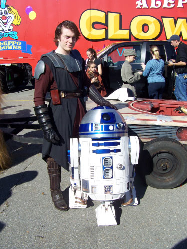 R2-D2 Woburn Halloween Parade