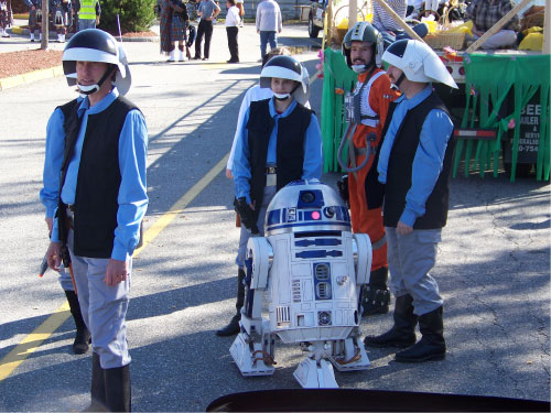 R2-D2 Woburn Halloween Parade