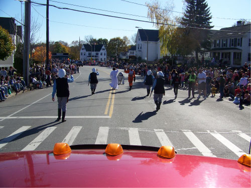 R2-D2 Woburn Halloween Parade