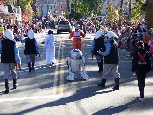 R2-D2 Woburn Halloween Parade