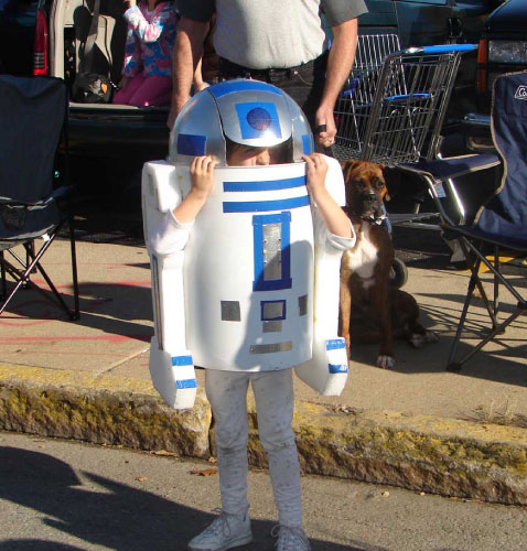 R2-D2 Woburn Halloween Parade