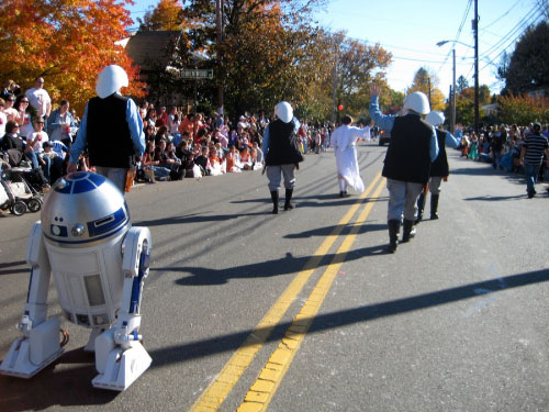 R2-D2 Woburn Halloween Parade