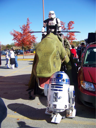 R2-D2 Woburn Halloween Parade