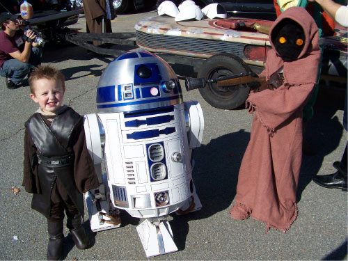 R2-D2 Woburn Halloween Parade