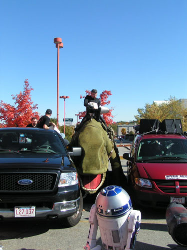 R2-D2 Woburn Halloween Parade