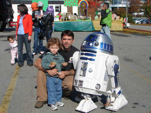 R2-D2 Woburn Halloween Parade